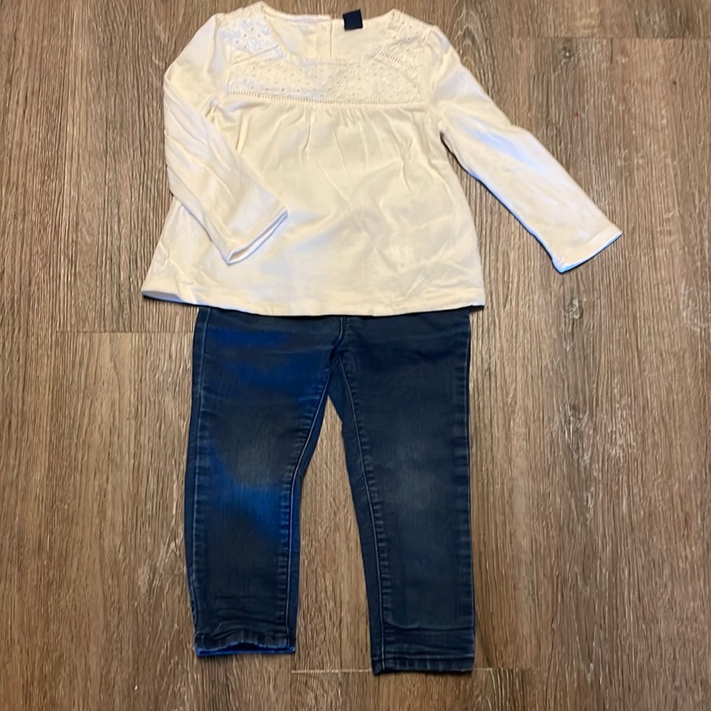 Babygap 18-24 month outfit. Jeans and white top